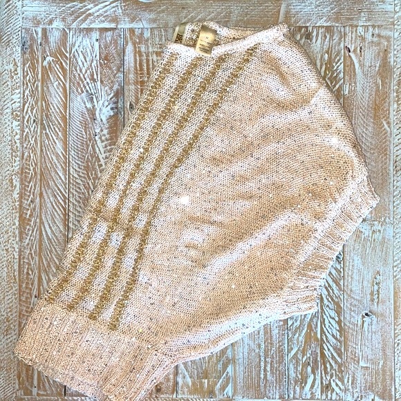 ✨BKE Gorgeous Gold Sweater✨~med - Picture 4 of 7